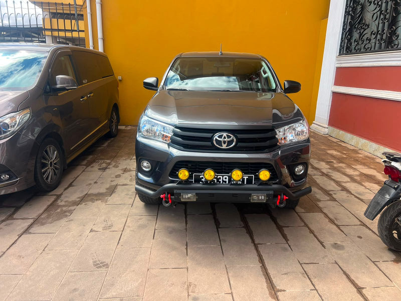 Toyota Hilux 2